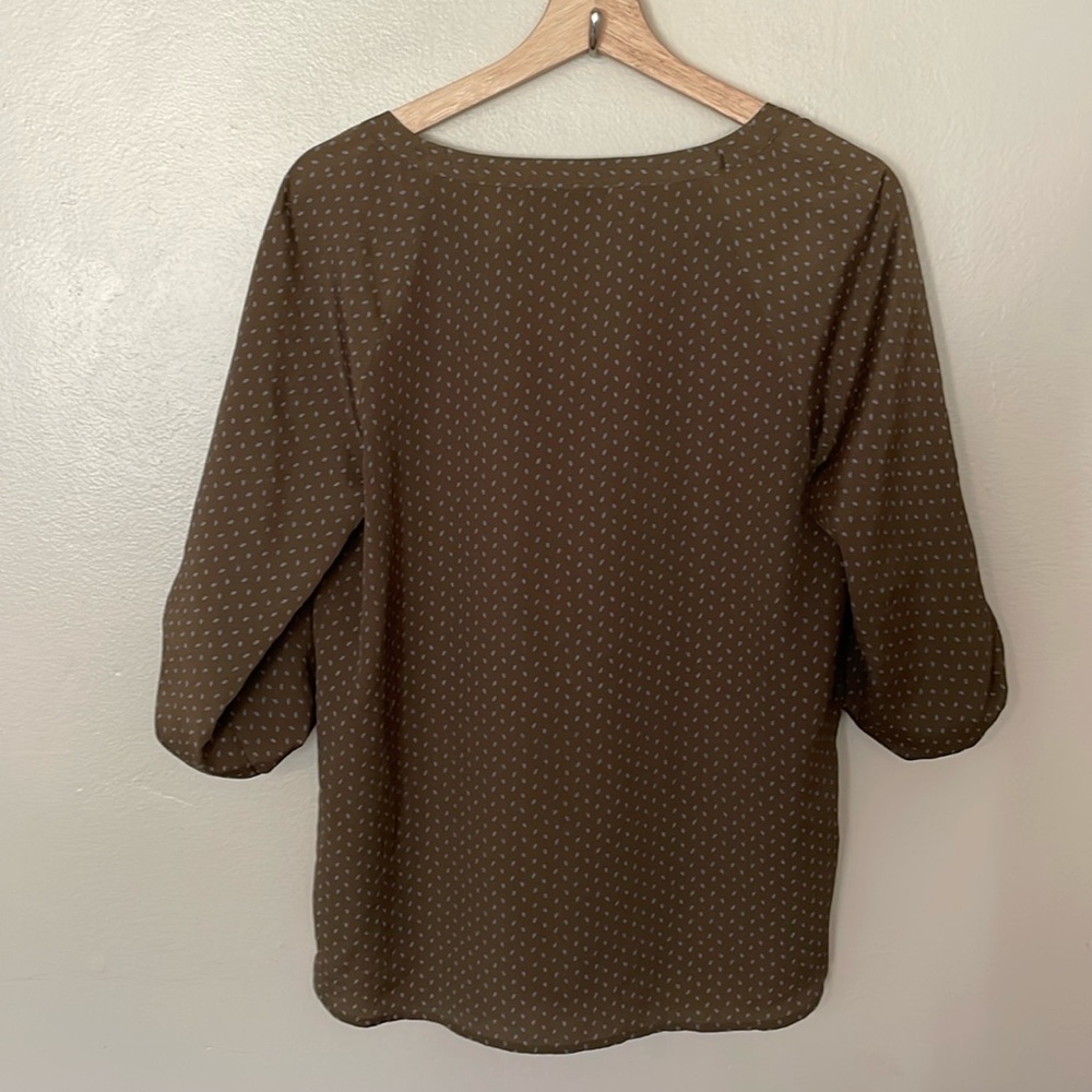 EUC Ann Taylor Loft blouse. Size Small - Picture 4 of 7